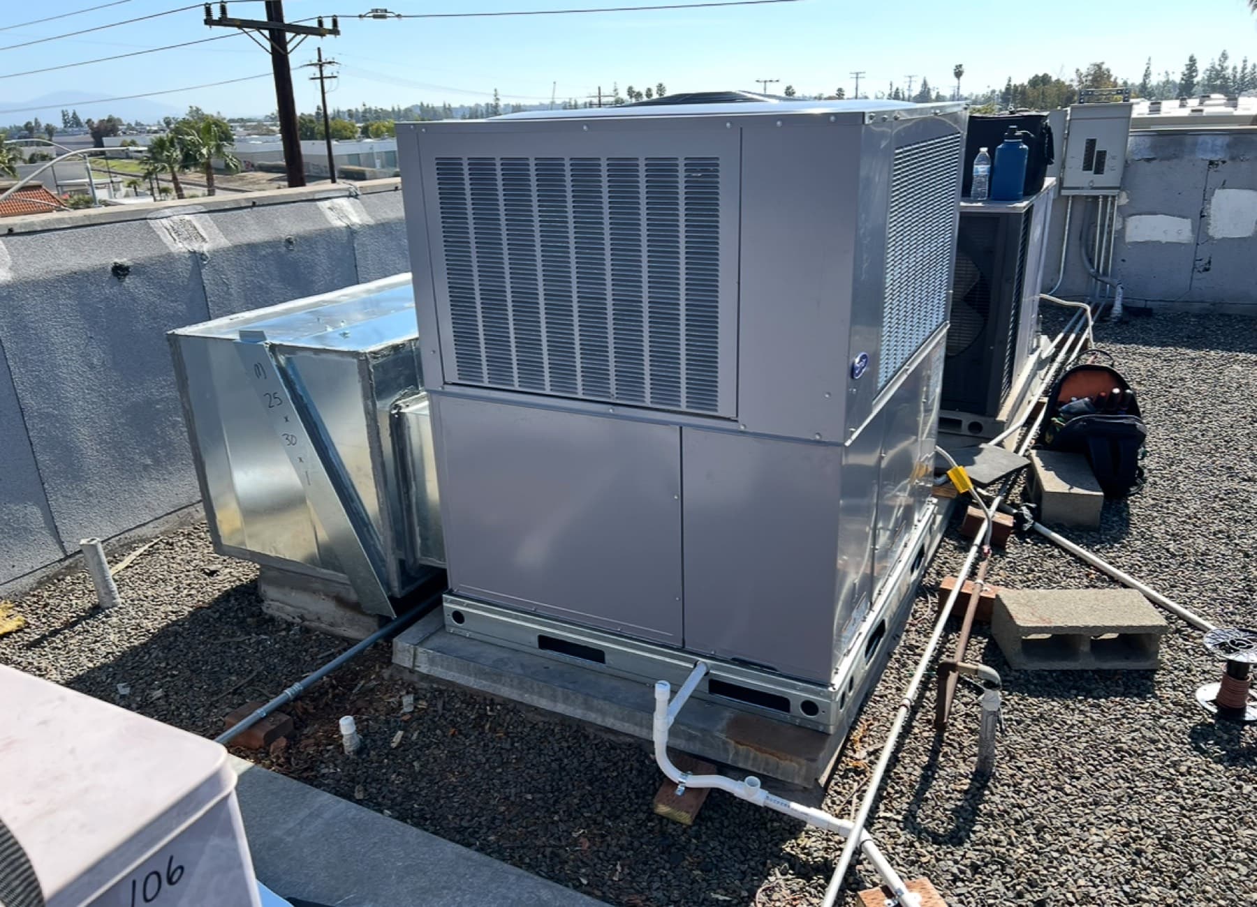 New package unit with fabricated transition plenum
