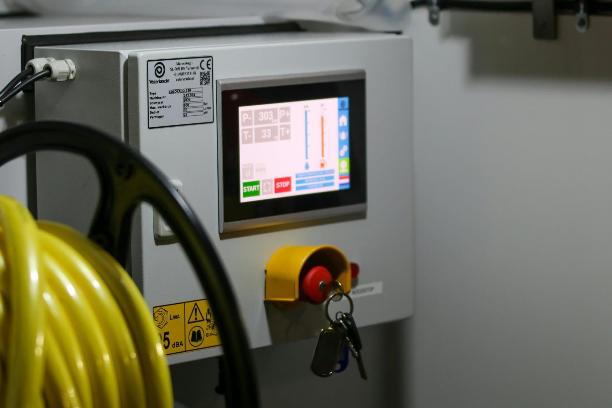 Refrigeration rack service: compressors and controls